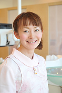 羽田桃子（チーフカウンセラー、ケースマネージャー）